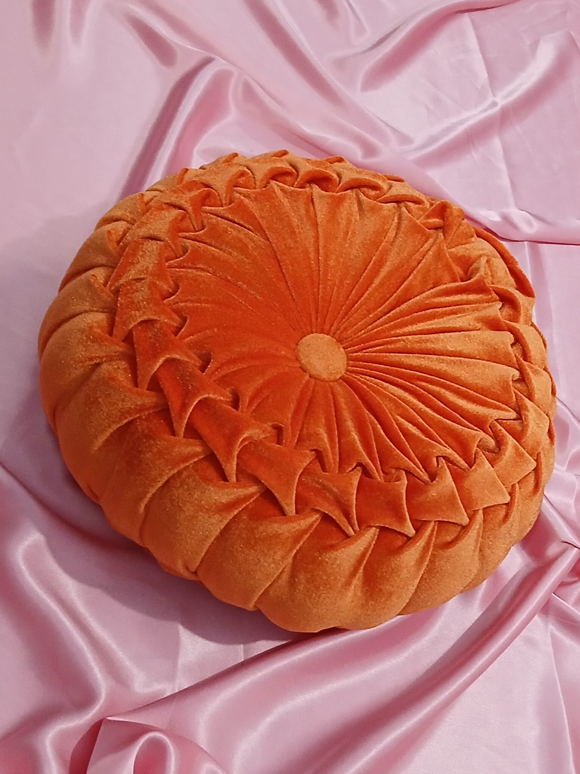 Velvet Round kuci pillow