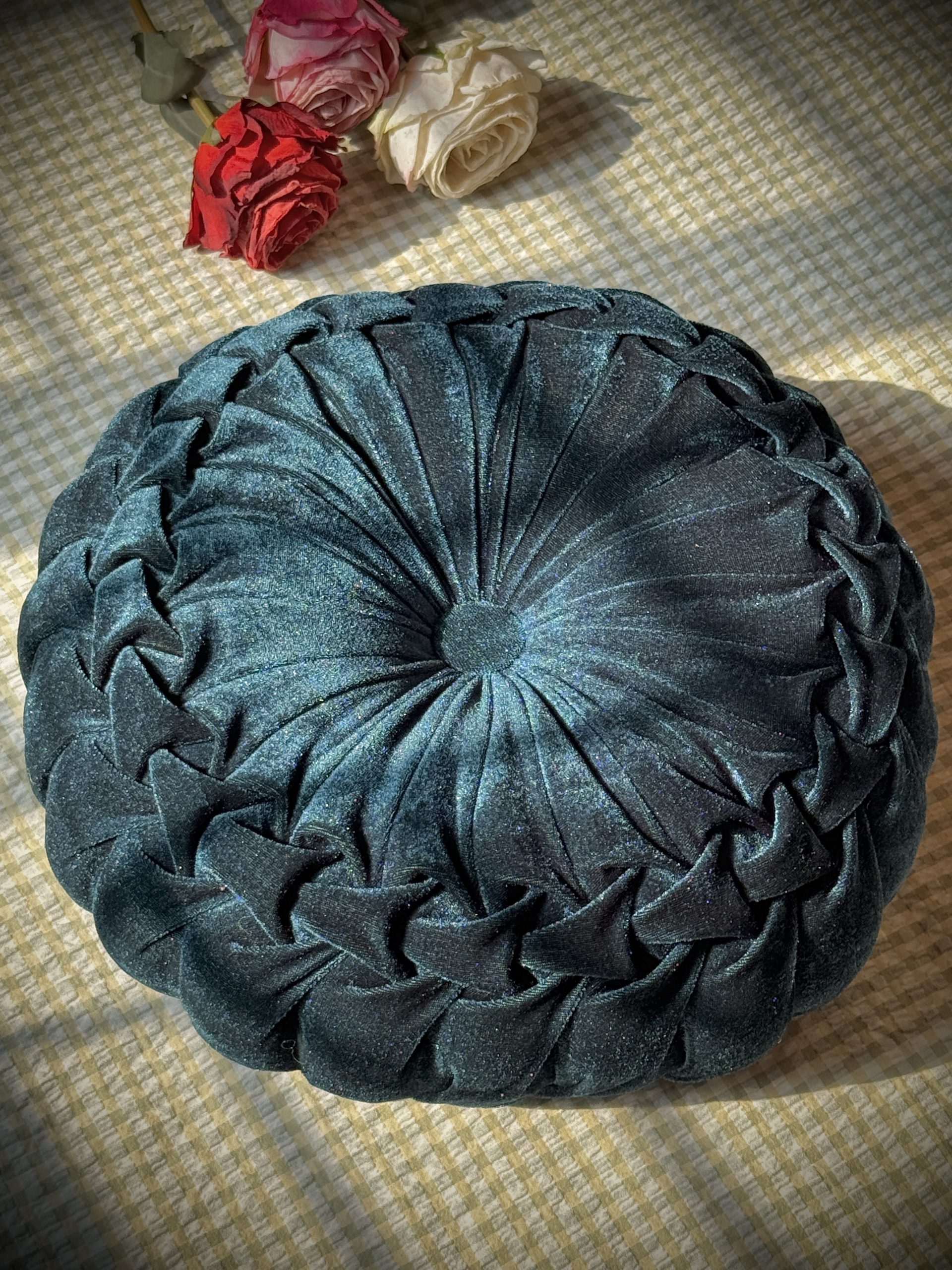 Velvet Round kuci pillow